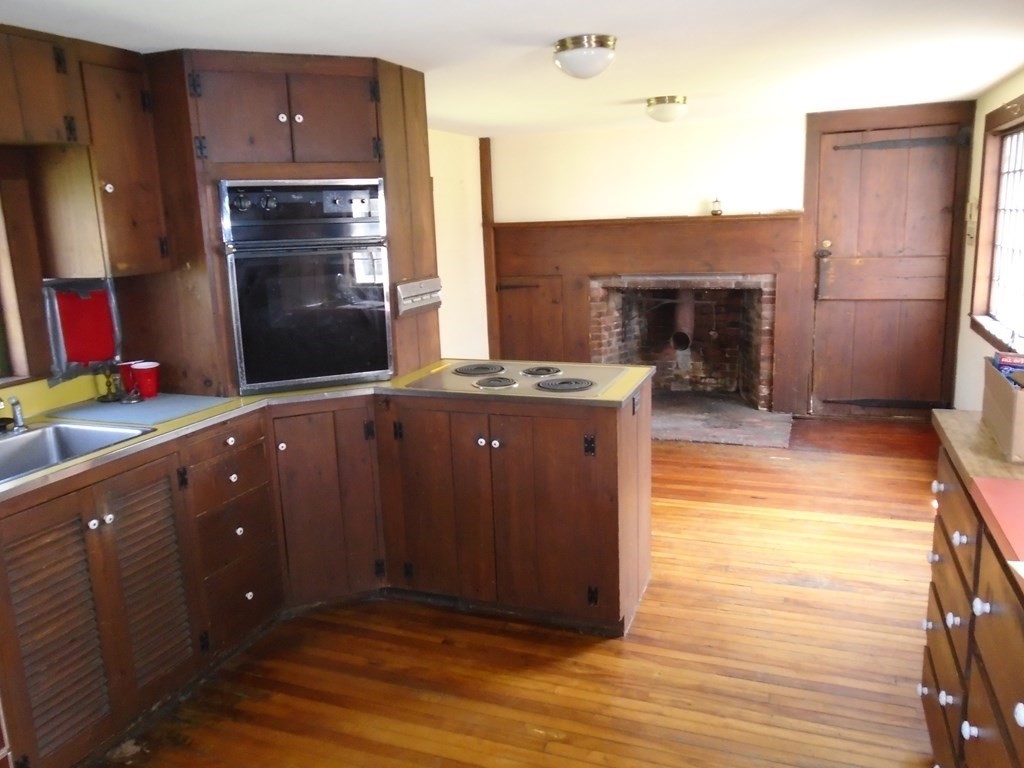 76 Old Upton Road Grafton, MA 01519 - Photo 8 of 21 Gallery Image 8