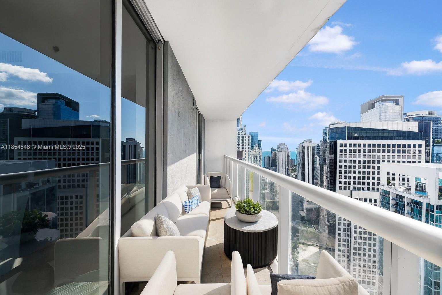 485 Brickell Avenue, Unit 4404 Miami, FL 33131 - Photo 13 of 14 a view of balcony and patio