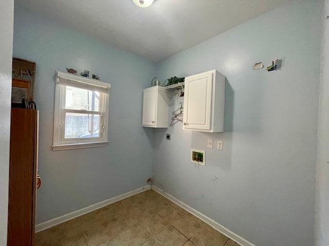 8028 Old Brownsville Road Bartlett, TN 38002 - Photo 21 of 35 an entryway with window and cabinet