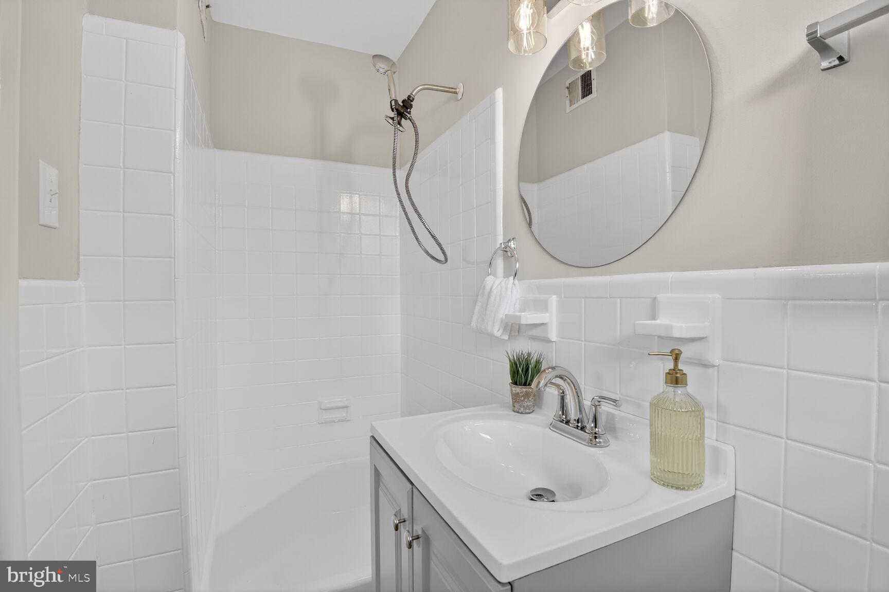 5363 Pooks Hill Road Bethesda, MD 20814 - Photo 18 of 25