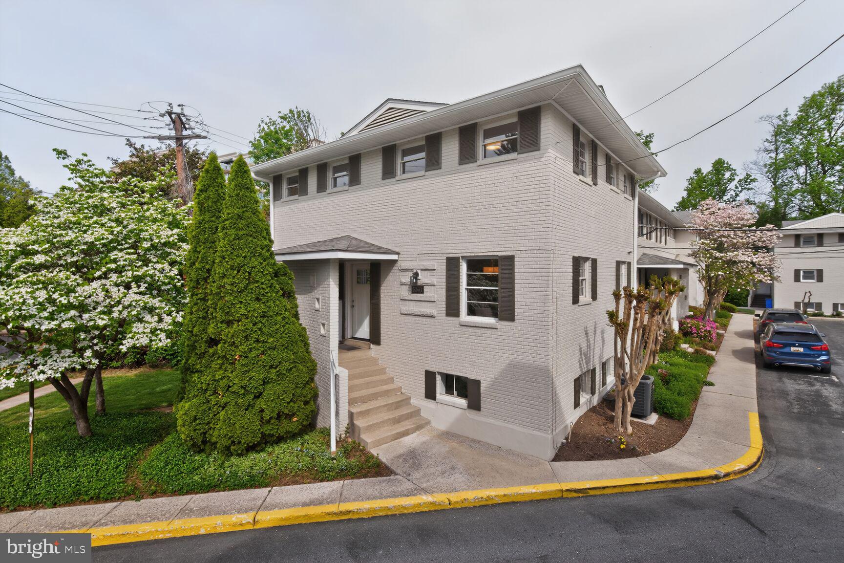 5363 Pooks Hill Road Bethesda, MD 20814 - Photo 2 of 25