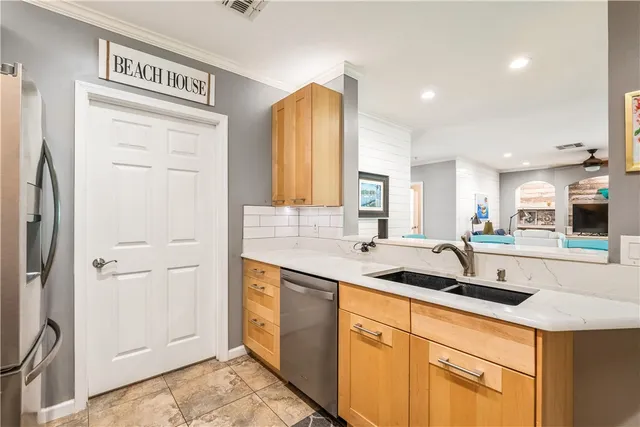 $285,000 | 5020 Fairways Circle, Unit J101, Vero Beach, FL 32967