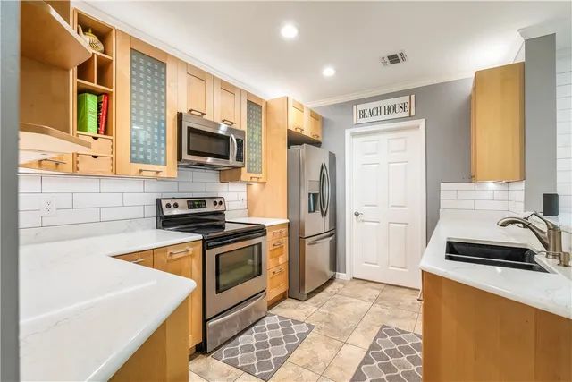 $285,000 | 5020 Fairways Circle, Unit J101, Vero Beach, FL 32967