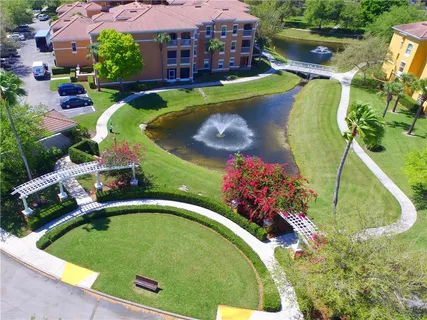 $275,000 | 5020 Fairways Circle, Unit J101, Vero Beach, FL 32967