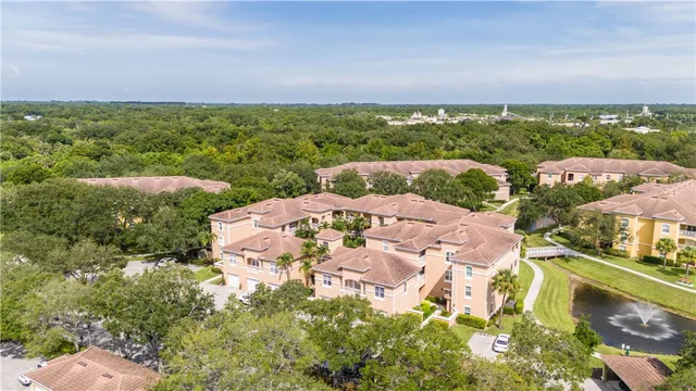 $285,000 | 5020 Fairways Circle, Unit J101, Vero Beach, FL 32967