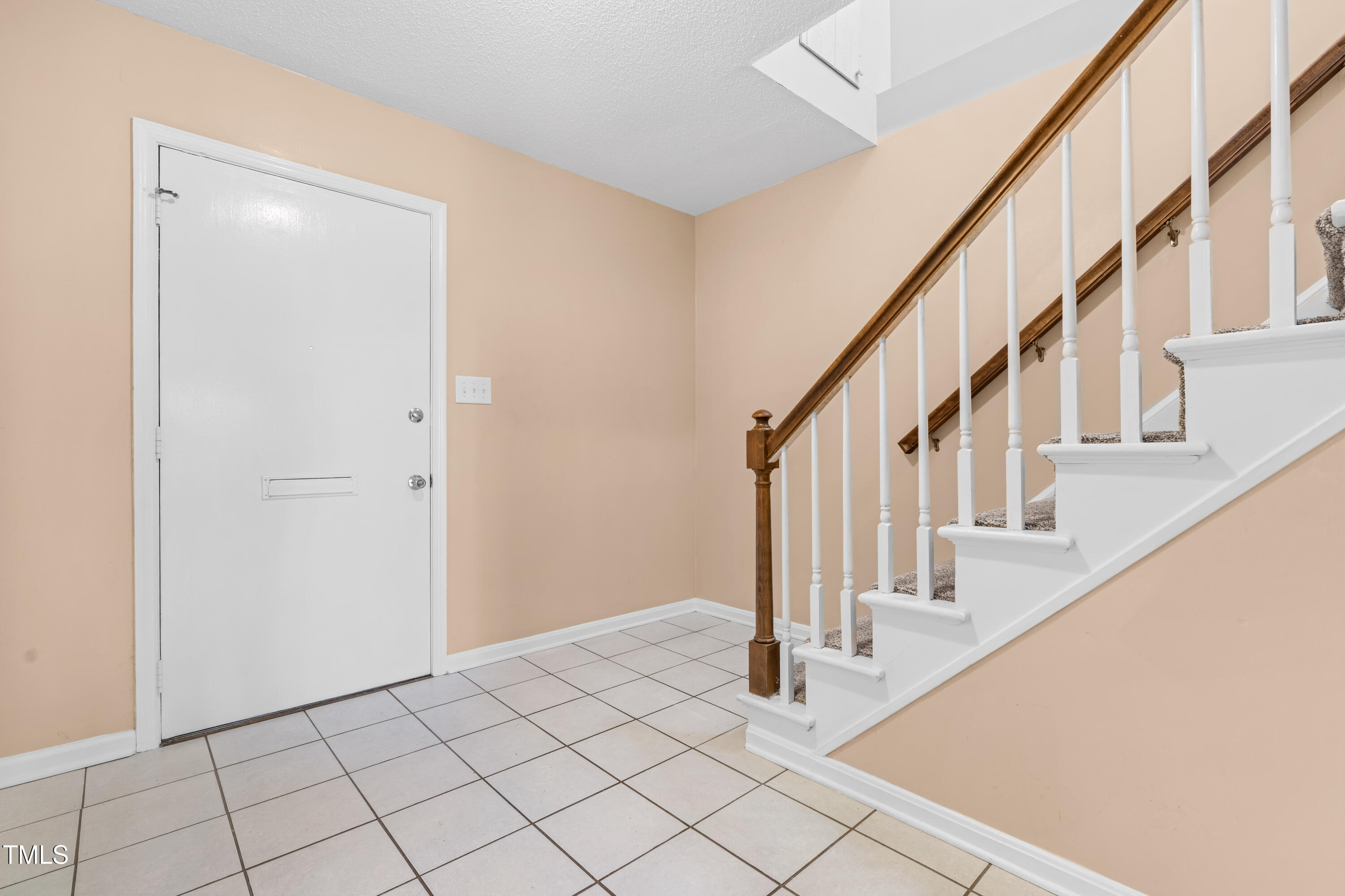 3029 Wycliff Road Raleigh, NC 27607 - Photo 5 of 35 a view of entryway