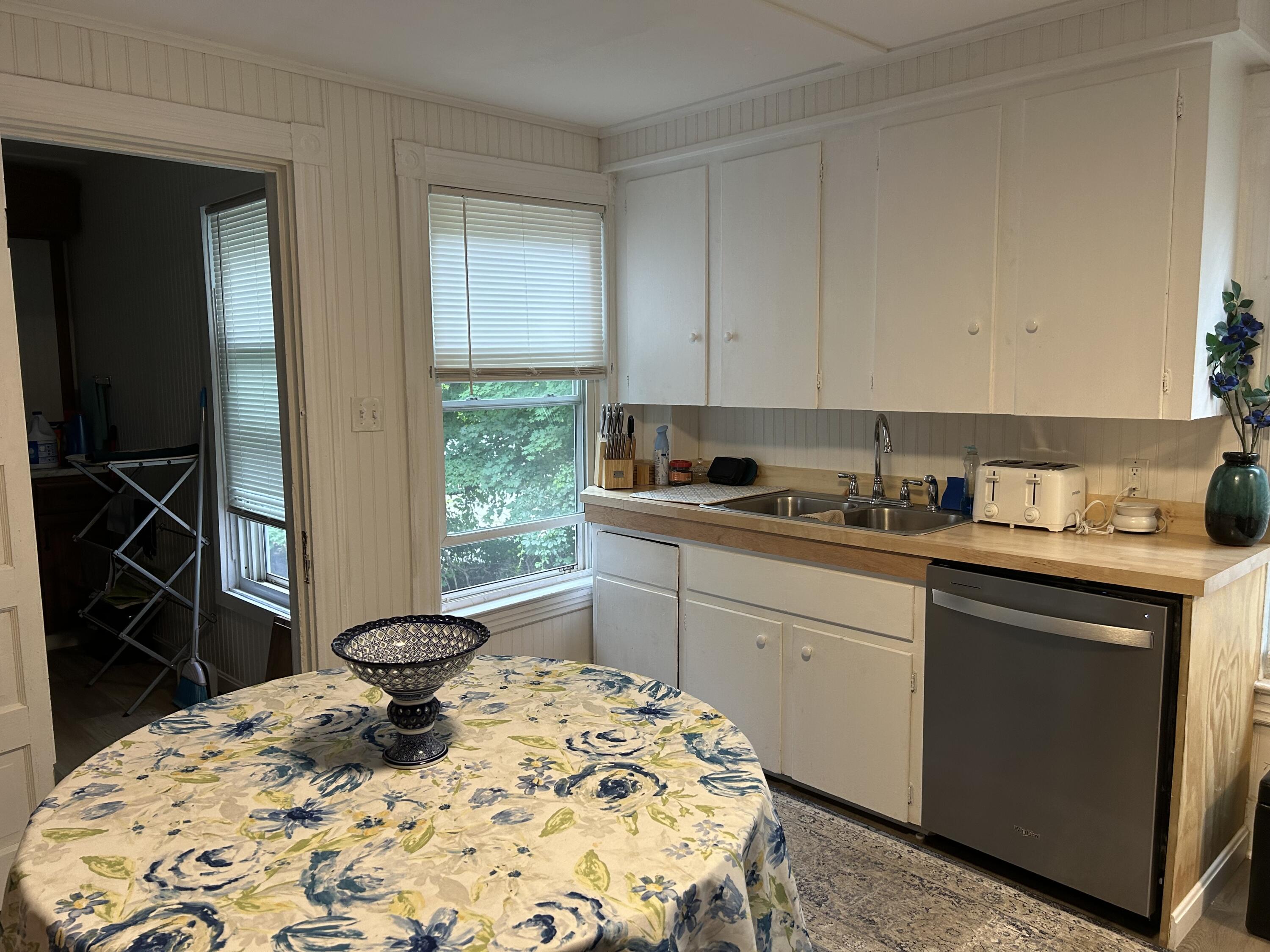 40 Silvermount Street Waterville, ME 04901 - Photo 3 of 27 IMG_7499