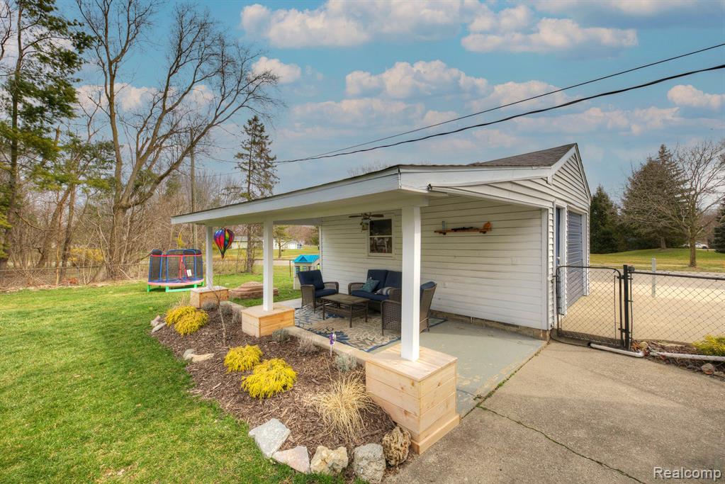604 Riddle Street Howell, MI 48843 - Photo 28 of 36