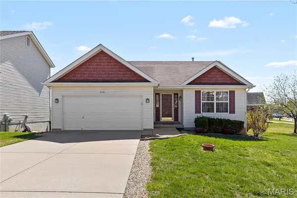 $275,000 | 710 Phoenix Drive, O'Fallon, MO 63368