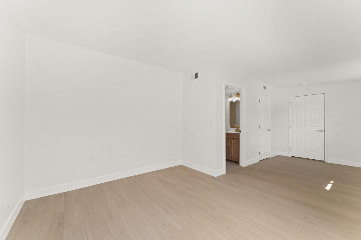 3797 Bahama Road Palm Beach Gardens, FL 33410 - Photo 23 of 33 a view of an empty room