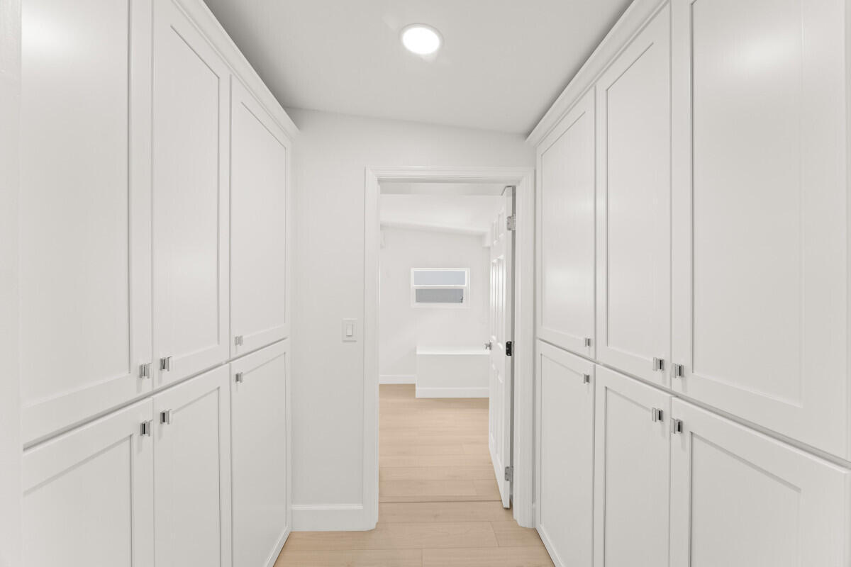 3797 Bahama Road Palm Beach Gardens, FL 33410 - Photo 7 of 33 a view of an empty room