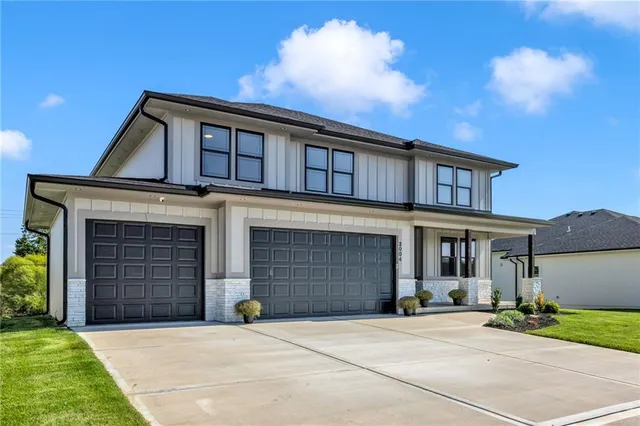 $578,900 | 2004 Owen Drive, Pleasant Hill, MO 64080