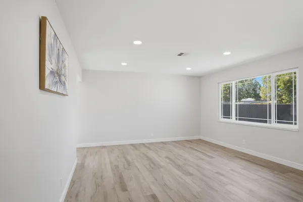 $379,000 | 341 2nd Street, Livingston, CA 95334