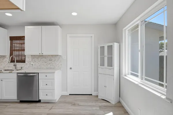 $379,000 | 341 2nd Street, Livingston, CA 95334