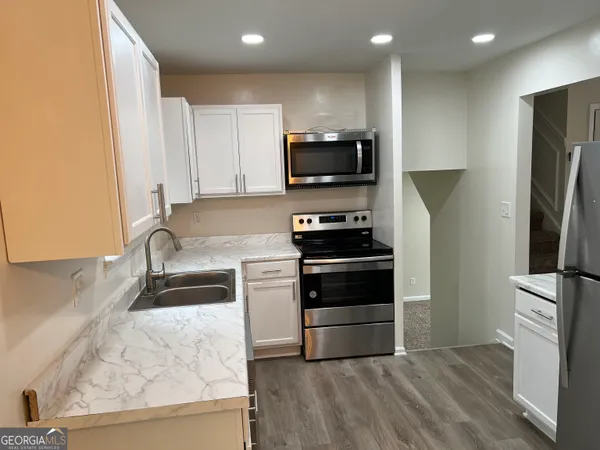 $1,950 | 9028 Raven Drive, Jonesboro, GA 30238