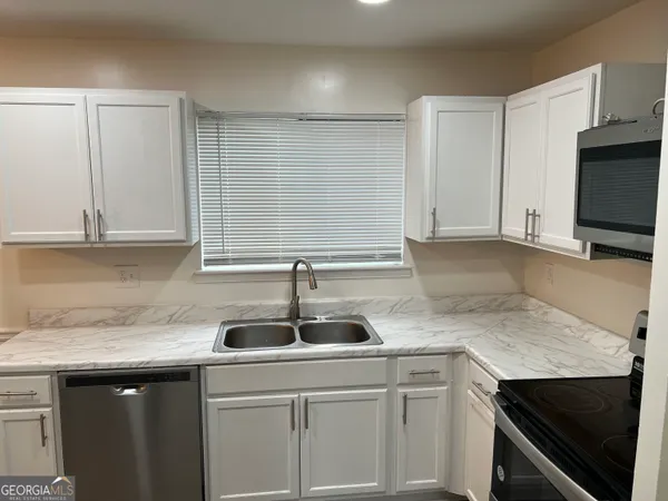 $1,950 | 9028 Raven Drive, Jonesboro, GA 30238