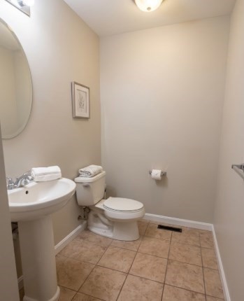 660 Franklin Street, Unit 660 Worcester, MA 01604 - Photo 4 of 7