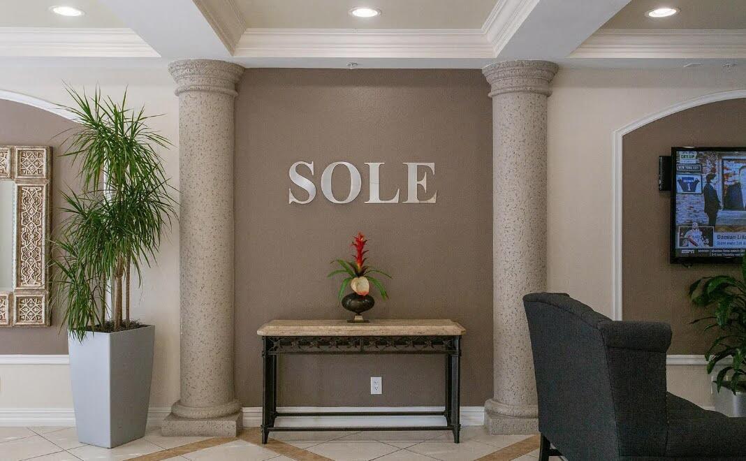 a view of livingroom with furniture