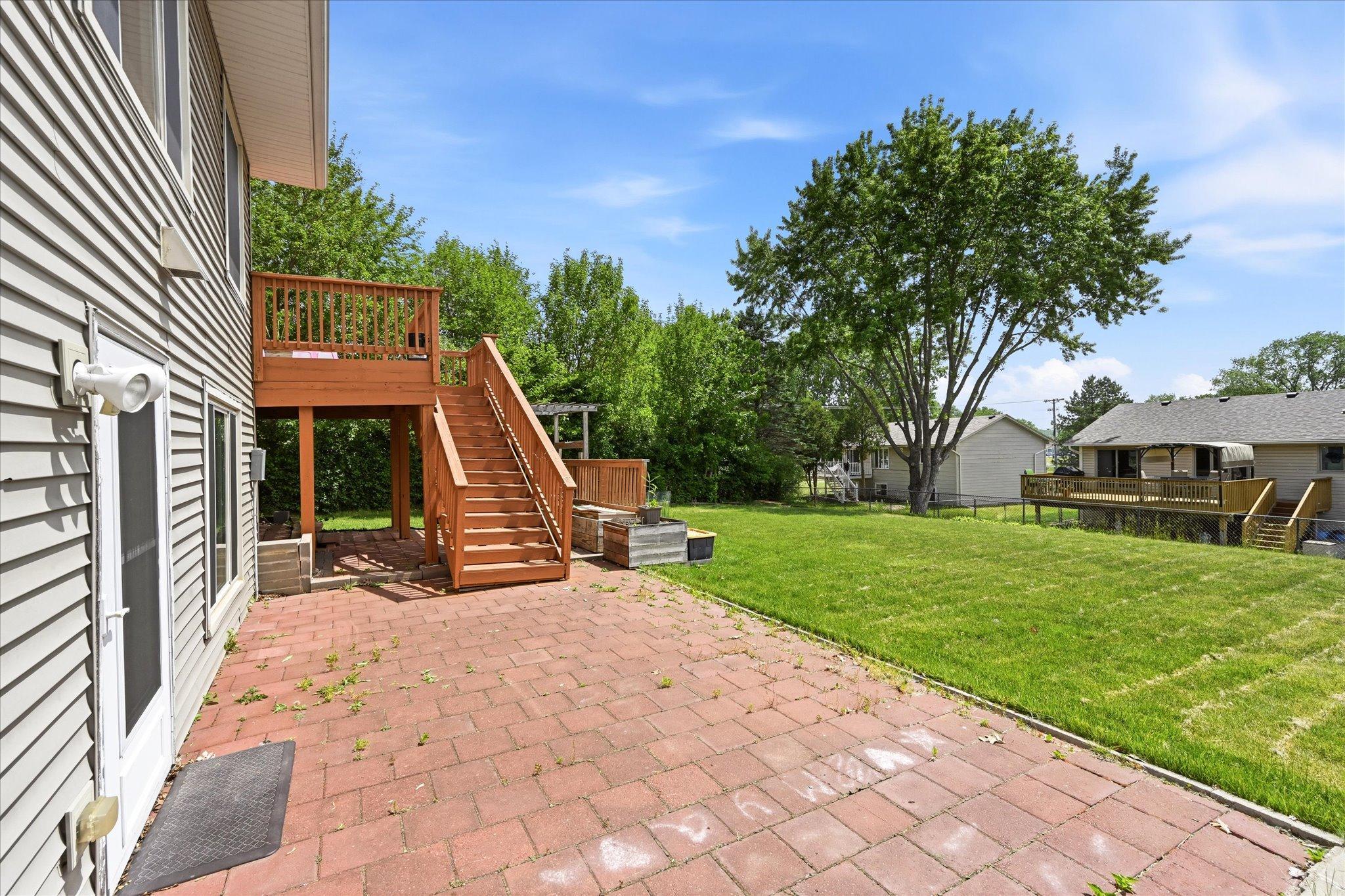 4516 Whitetail Way Eagan, MN 55123 - Photo 9 of 46
