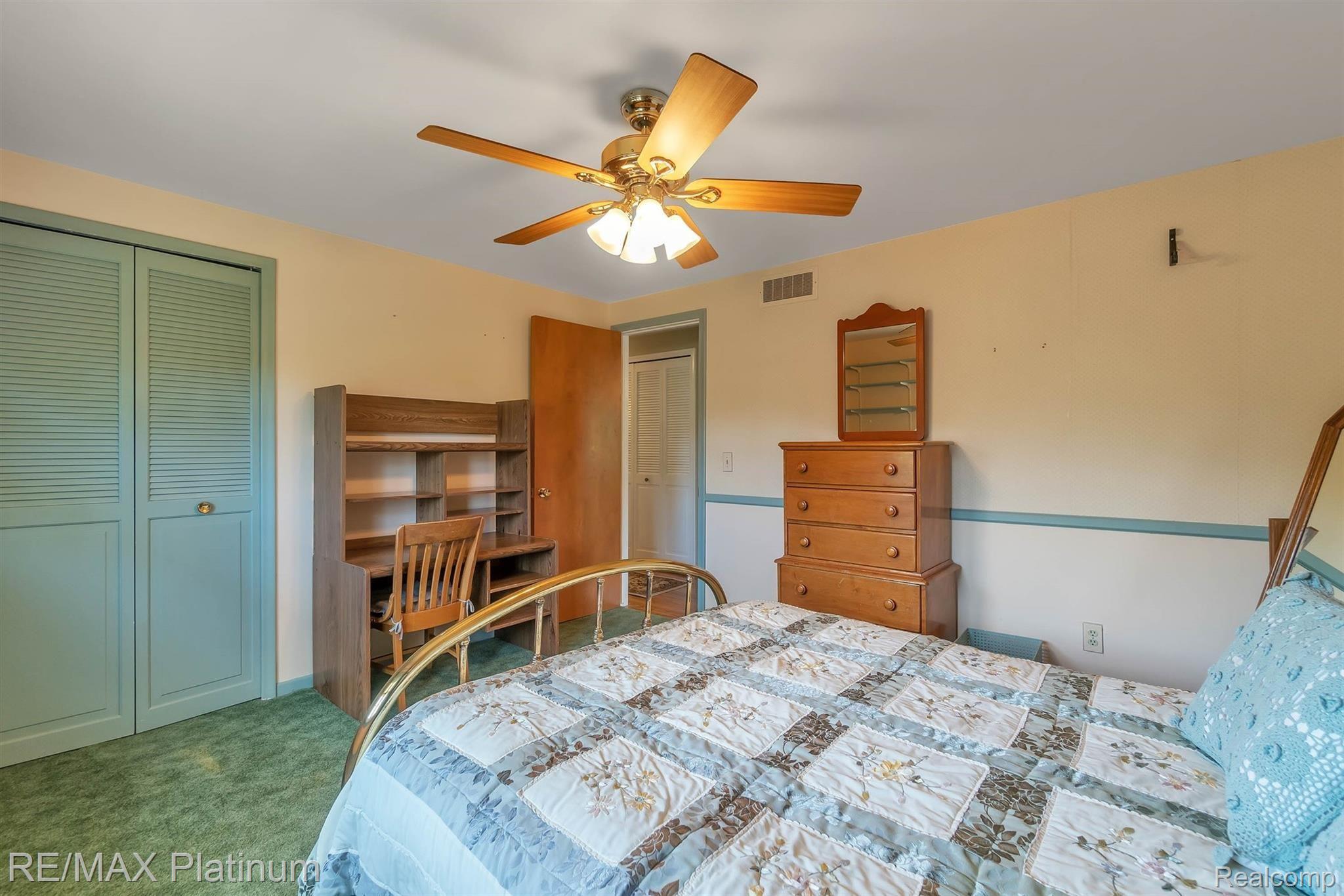 13367 Fenton Road Fenton, MI 48430 - Photo 25 of 44 25-13367 Fenton Rd-WindowStill-Real.jpg