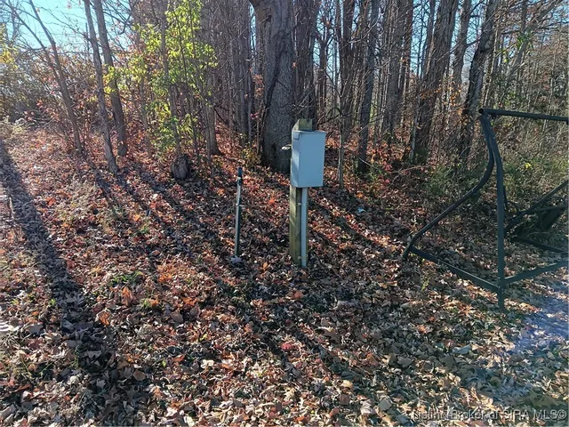 $325,000 | 4616 East Farabee Road, Salem, IN 47167