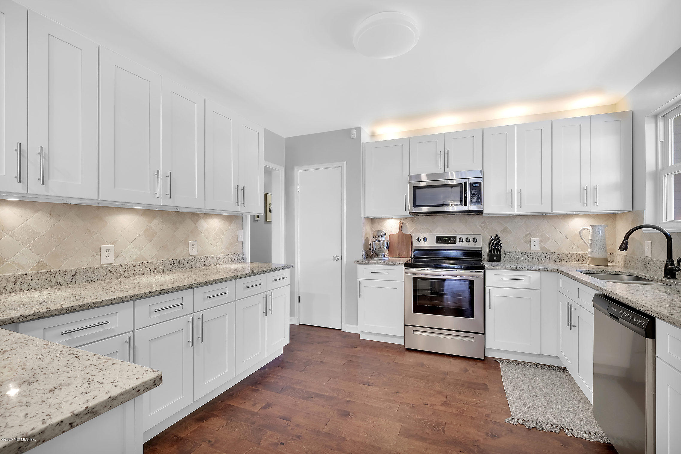 1475 Flanders Road Jacksonville, FL 32207 - Photo 9 of 28 06 Kitchen w Granite tops