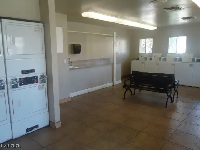 $1,075 | 1455 East Katie Avenue, Unit C28, Las Vegas, NV 89119