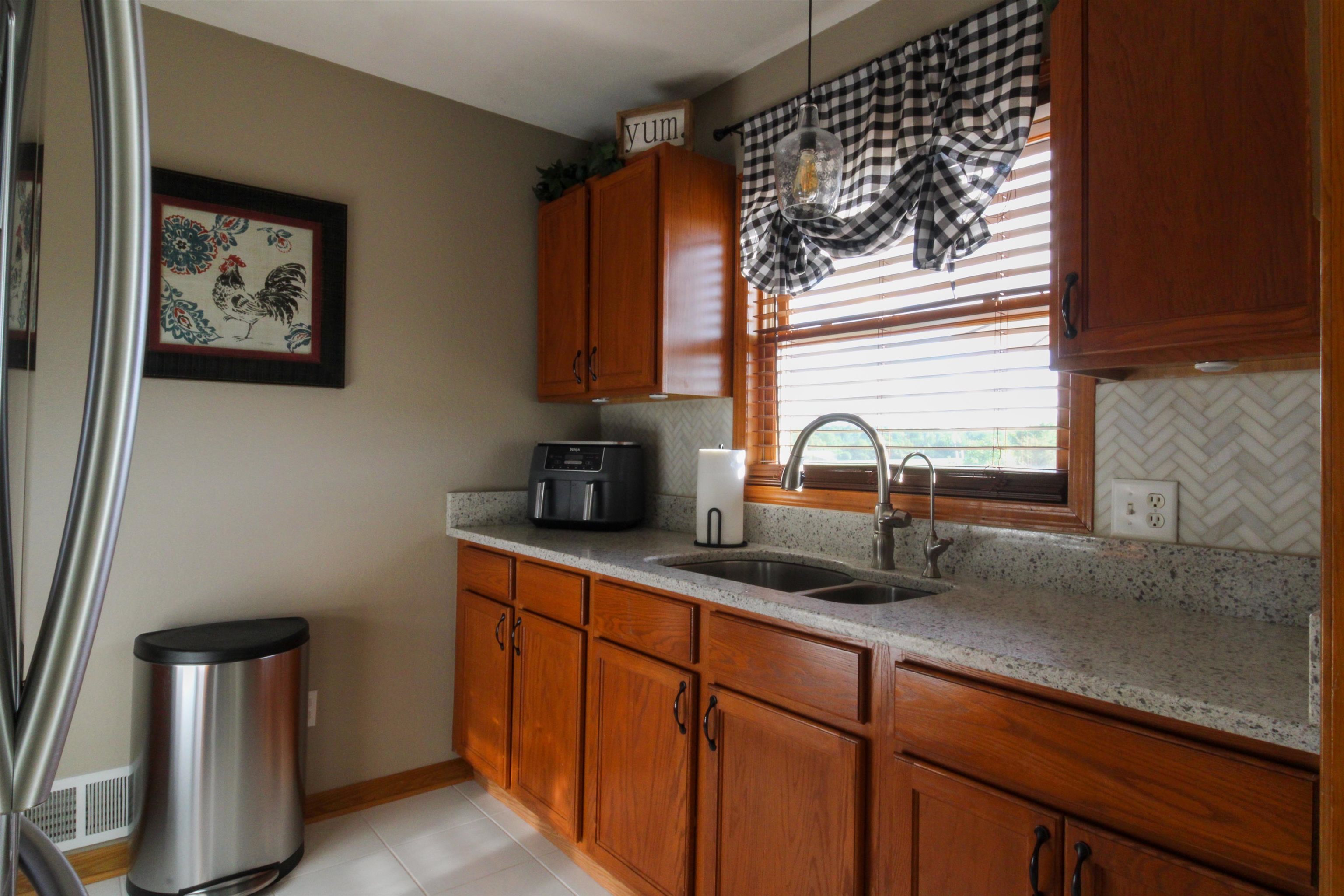 765 North Gilmore Road Mount Pleasant, MI 48858 - Photo 8 of 20 1902610-7.JPG