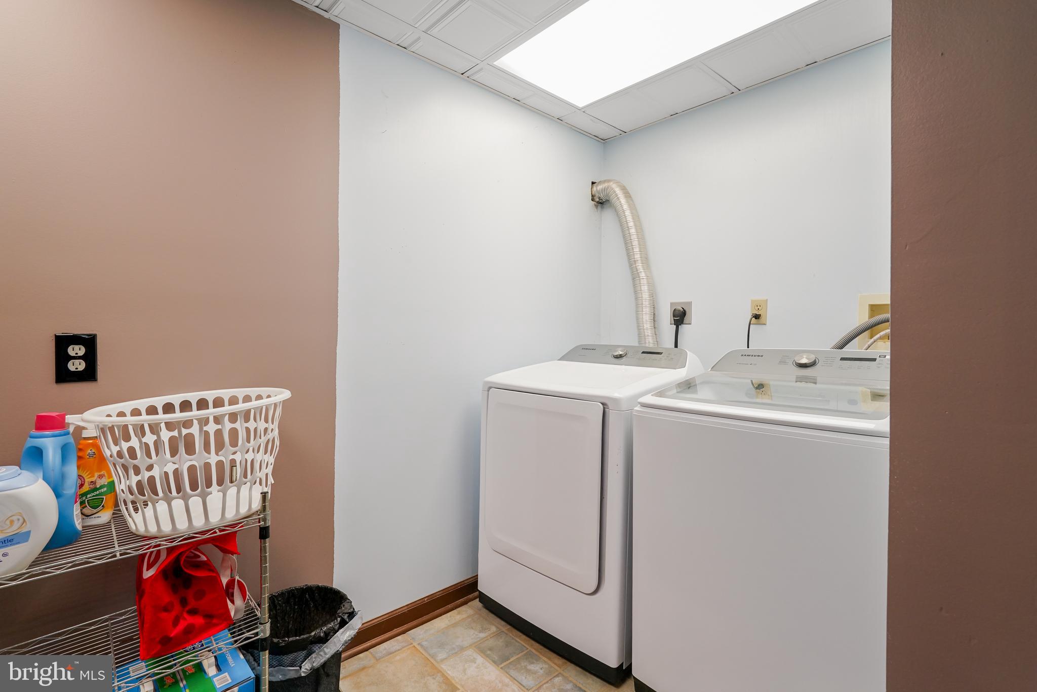 9 Kings Court Elkton, MD 21921 - Photo 25 of 33 a utility room with dryer and washer