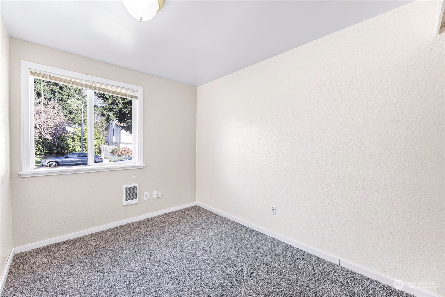 18216 22nd Drive Southeast Bothell, WA 98012 - Photo 33 of 40 an empty room with a window