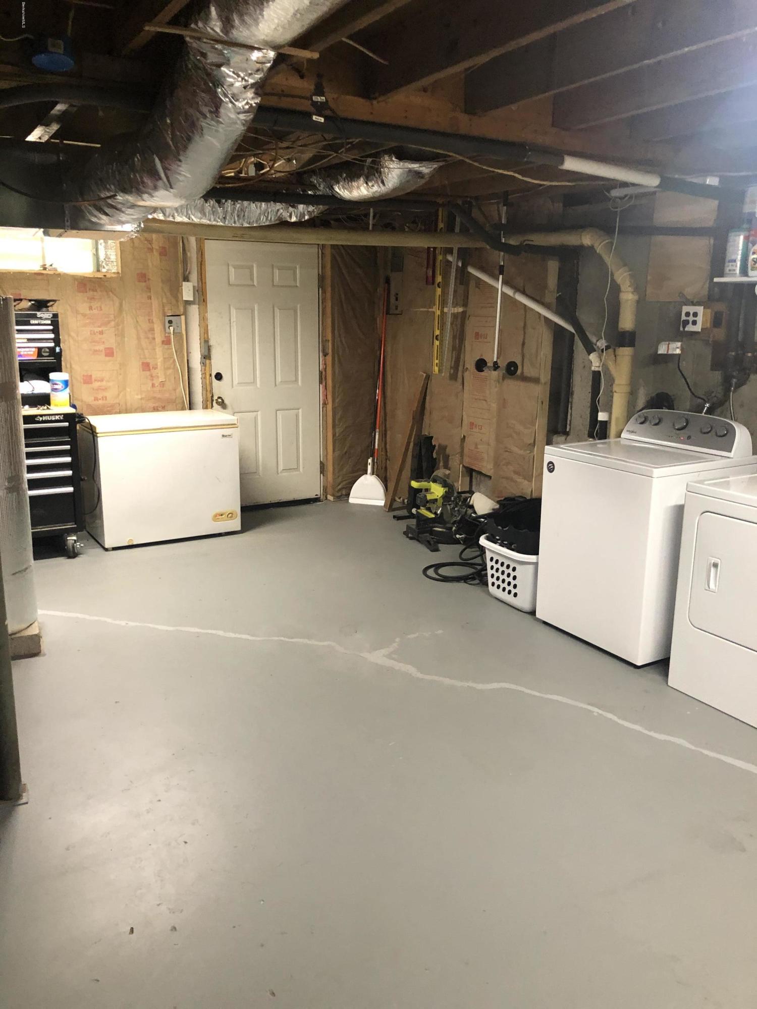 218 Upper Valley Road Washington, MA 01223 - Photo 25 of 33 a utility room with dryer and washer