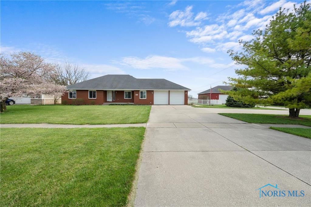 3904 Pickle Road Oregon, OH 43616 - Photo 2 of 50 Gallery Image 2