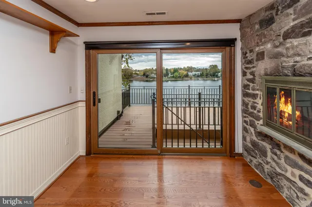 a view of room with walk in closet