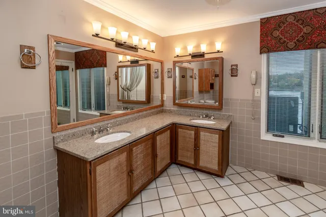 $1,170,000 | 27 Lambert Lane, Lambertville, NJ 08530