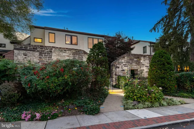 $1,170,000 | 27 Lambert Lane, Lambertville, NJ 08530