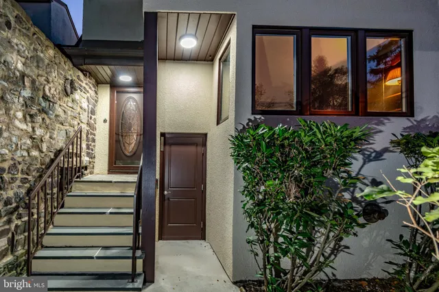 $1,170,000 | 27 Lambert Lane, Lambertville, NJ 08530