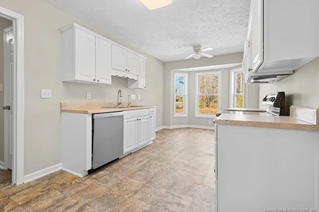 $285,000 | 610 West 6th Avenue, Raeford, NC 28376