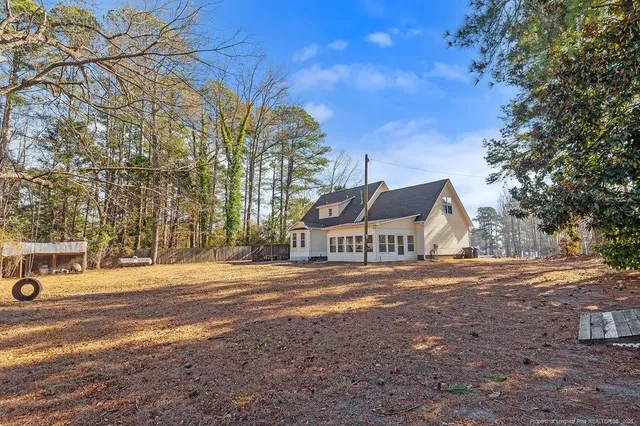 $285,000 | 610 West 6th Avenue, Raeford, NC 28376