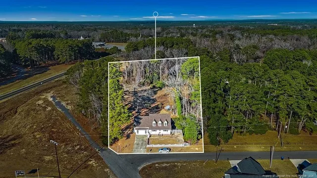 $285,000 | 610 West 6th Avenue, Raeford, NC 28376