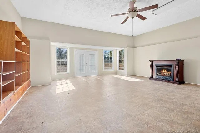 $285,000 | 610 West 6th Avenue, Raeford, NC 28376