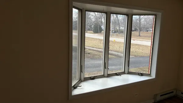 $2,550 | 155 Seymour Avenue, Grayslake, IL 60030