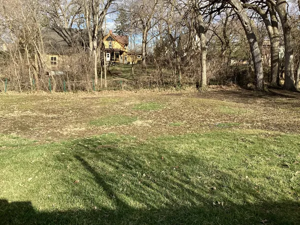 $2,550 | 155 Seymour Avenue, Grayslake, IL 60030