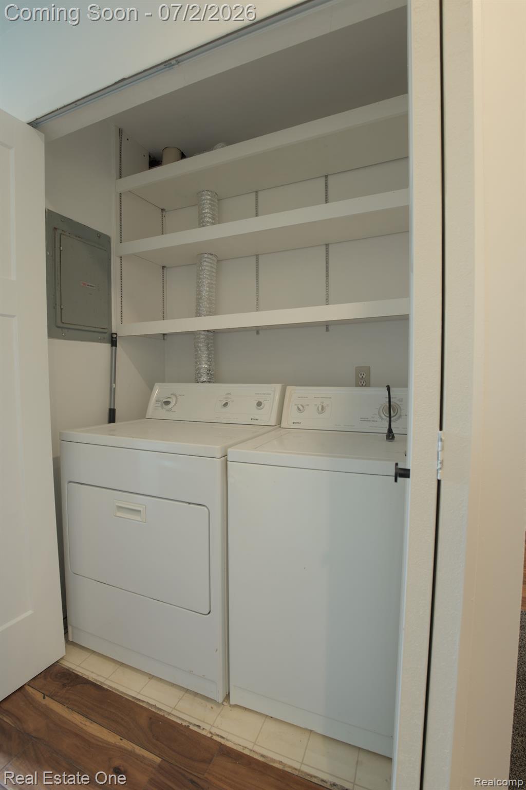 1944 Klingensmith Road, Unit 41 Bloomfield Hills, MI 48302 - Photo 24 of 25 In Unit Washer and Dryer