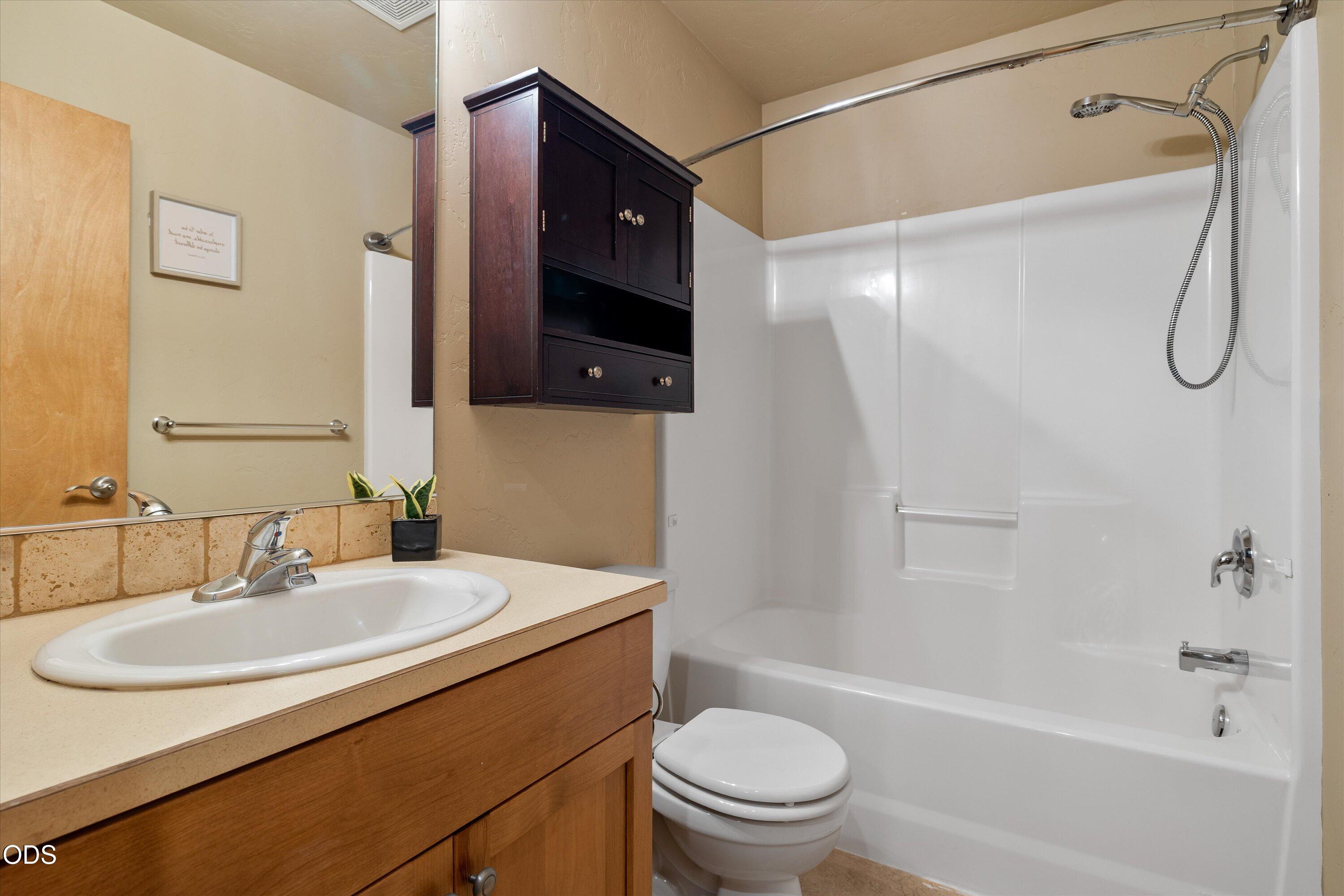 20358 Chase Road Bend, OR 97702 - Photo 24 of 32