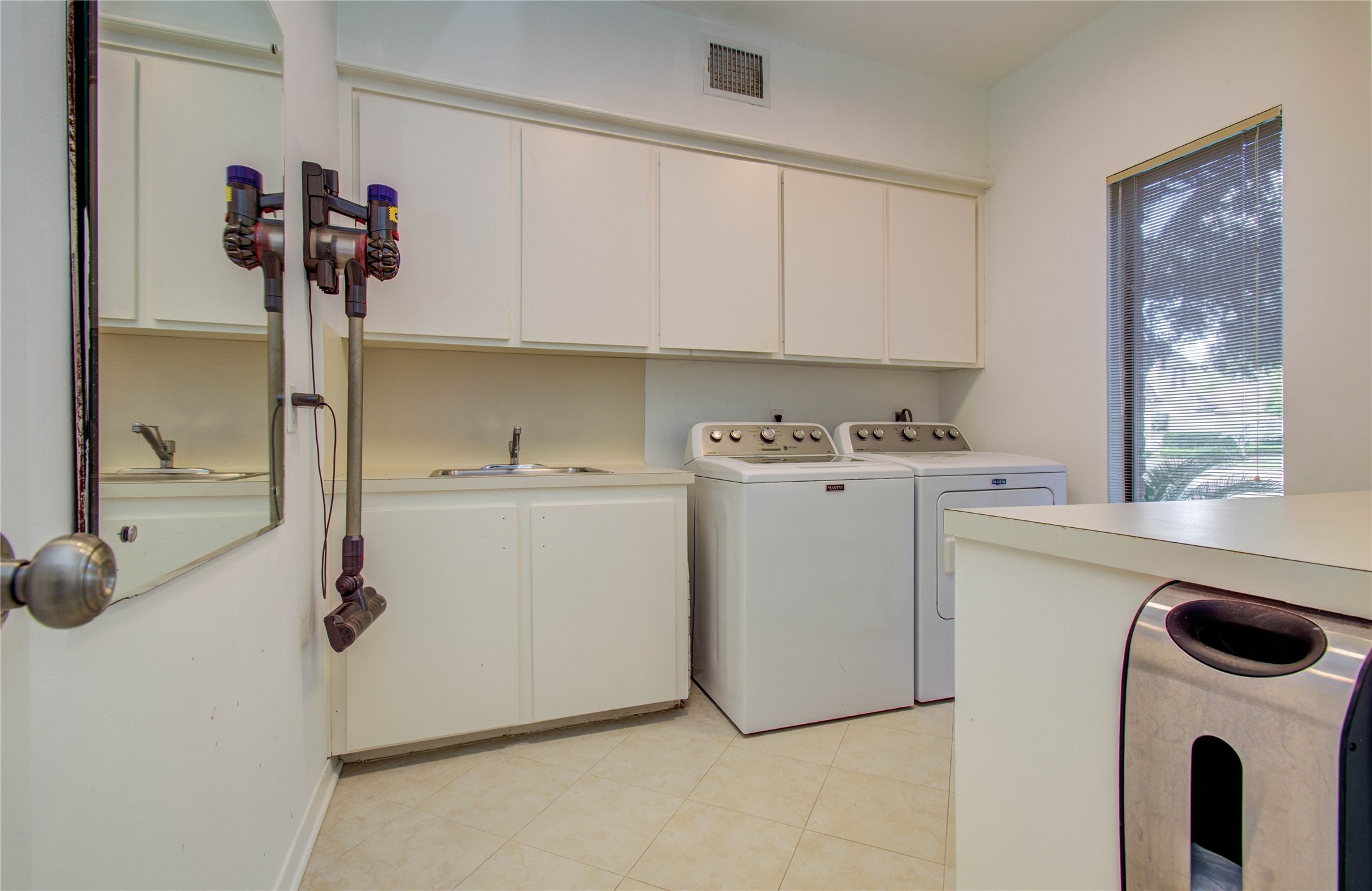 15835 North Barkers Landing Road Houston, TX 77079 - Photo 11 of 39