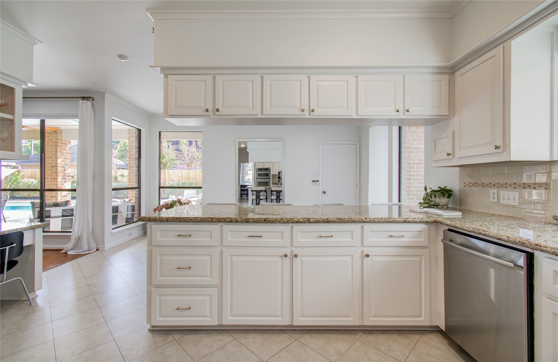 15835 North Barkers Landing Road Houston, TX 77079 - Photo 13 of 39