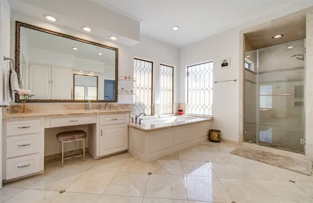 $5,500 | 15835 North Barkers Landing Road, Houston, TX 77079