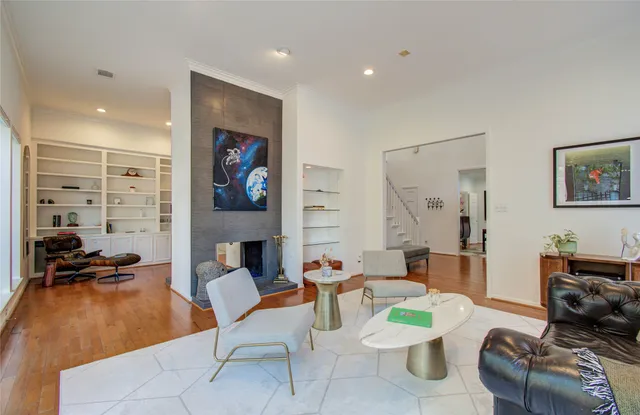 $5,500 | 15835 North Barkers Landing Road, Houston, TX 77079