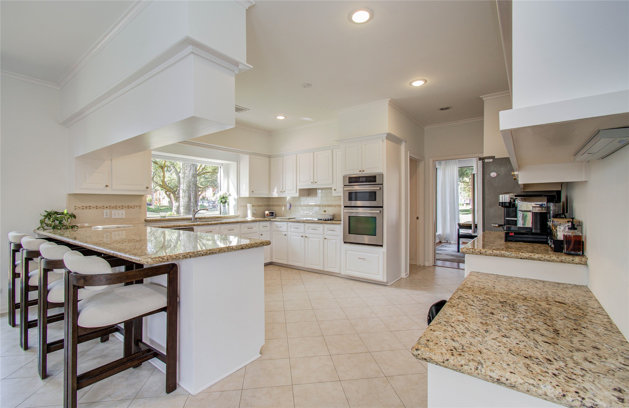 15835 North Barkers Landing Road Houston, TX 77079 - Photo 8 of 39