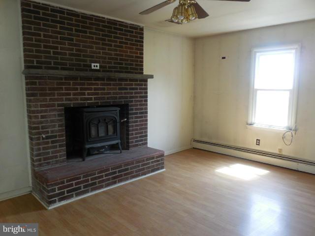 2712 Wesley Church Road Crapo, MD 21626 - Photo 3 of 20 Living Room